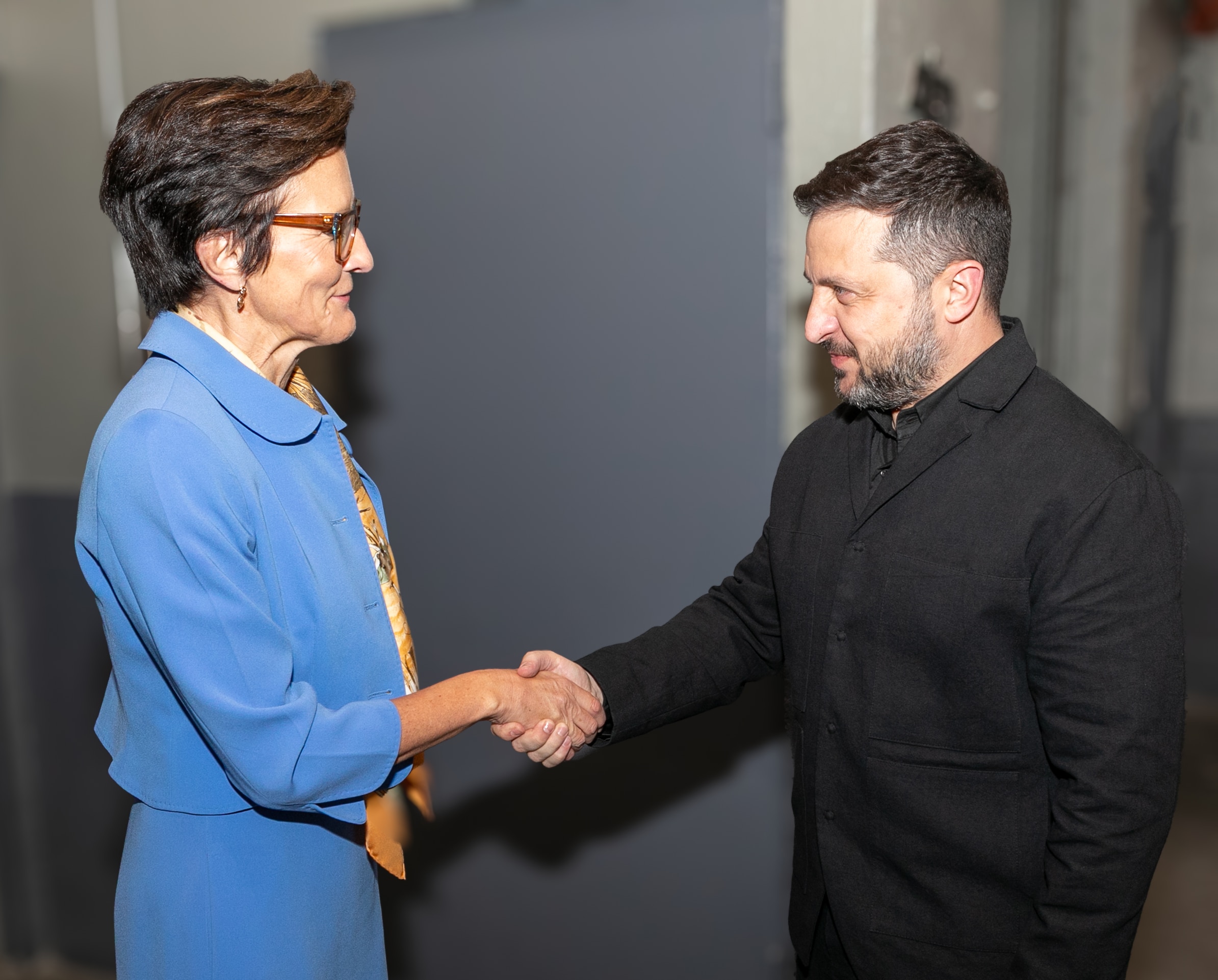 citi-chair-ceo-jane-fraser-president-of-ukraine-volodymr-zelenskyy-handshake.png